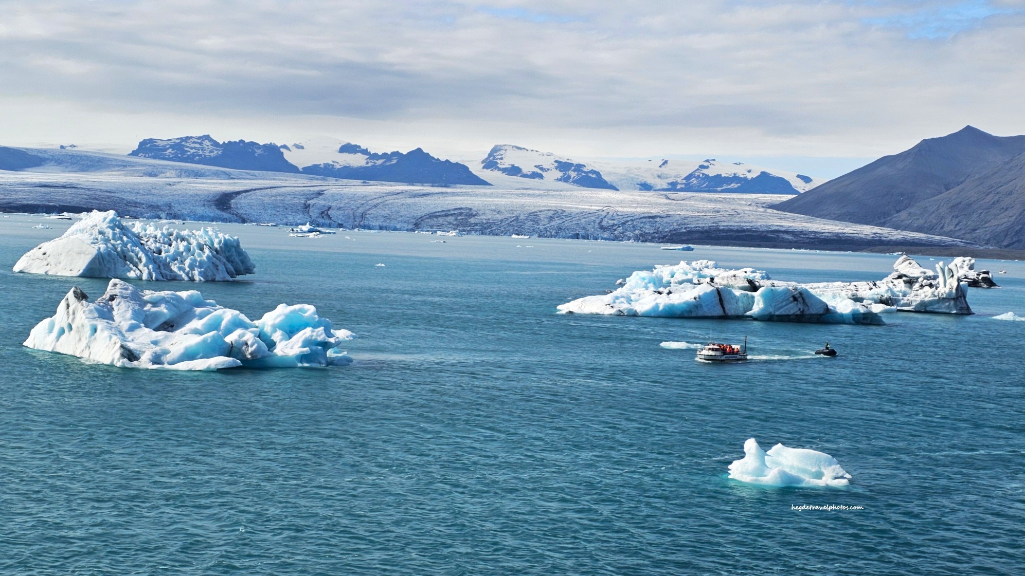 Navigating the Wonders of Jökulsárlón Glacier Lagoon